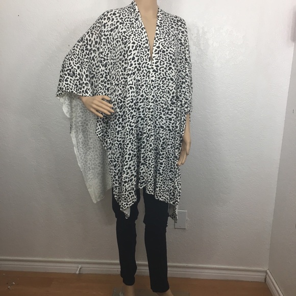 Lou Lou Australia Merino Wool Black & White Wrap